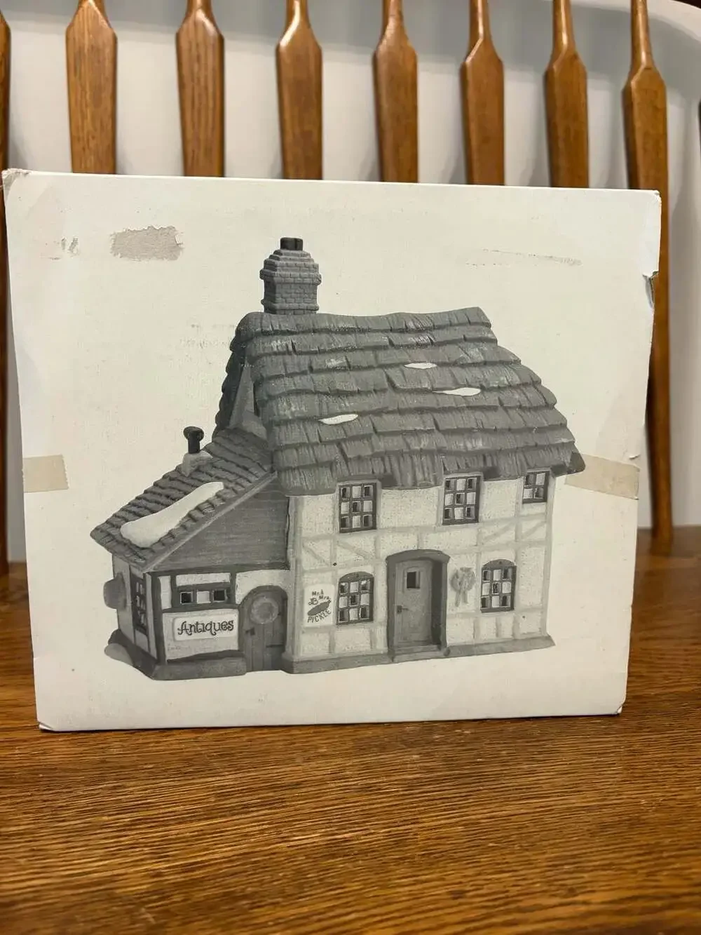 Department 56 Dickens Village Mr & Mrs Pickle Porcelain Building